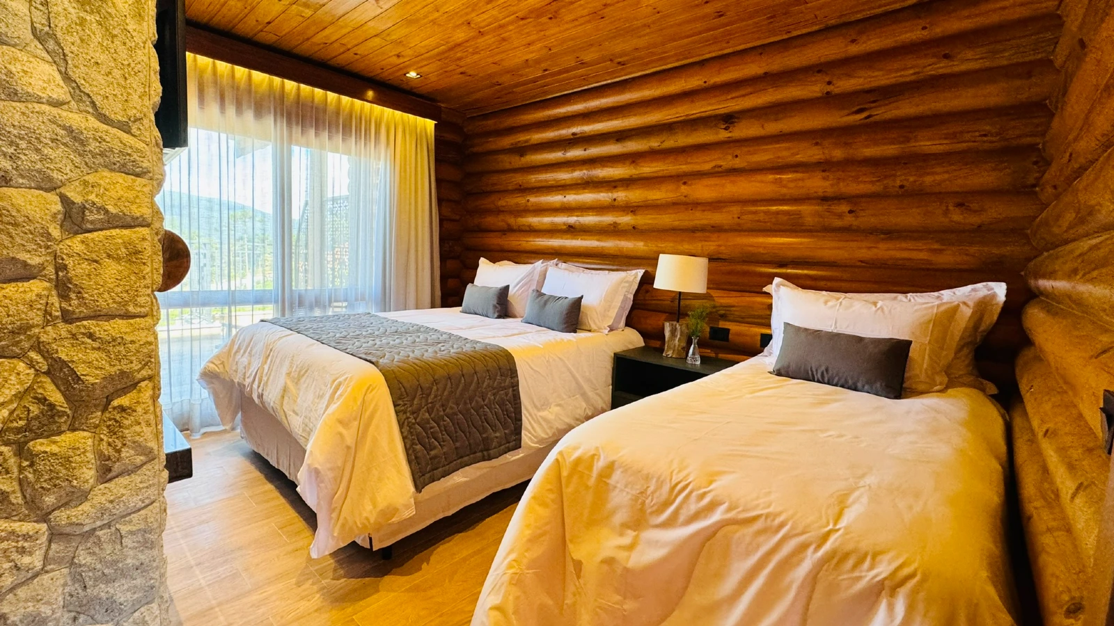 Suíte Premium LogHome da Pousada Maple em Monte Verde MG